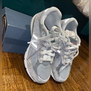 New Balance 990 v3, Grey, Size 5